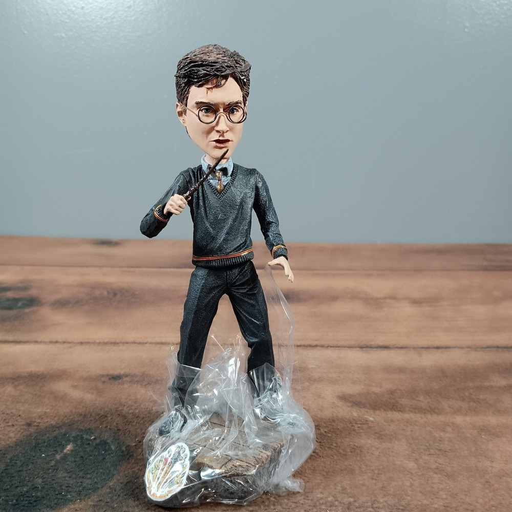 NECA Harry Potter Head Knocker Harry Potter Ron and Herminie Figure - Picture 6 of 16